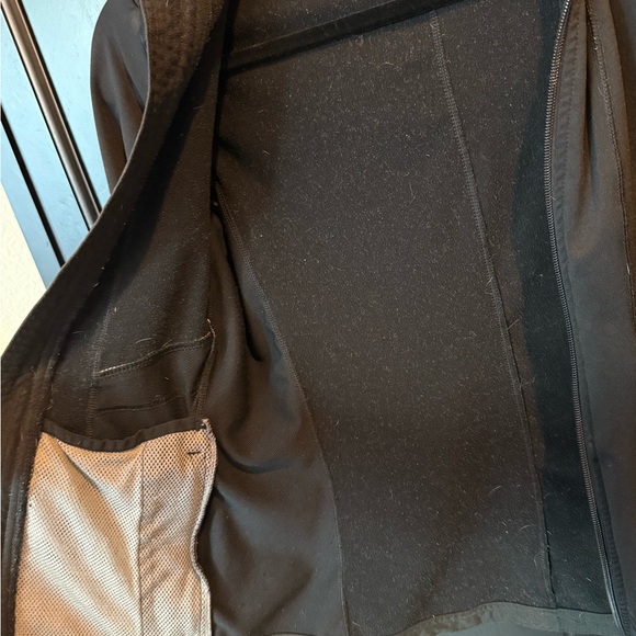 Women's Brooks Reflective Full Zip Black Running Jacket, Small, Fair Condition - Picture 11 of 13